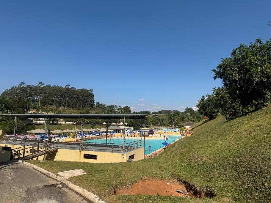 Casa Dentro Parque Aquatico Villa Águas de Lindóia Bagian luar foto