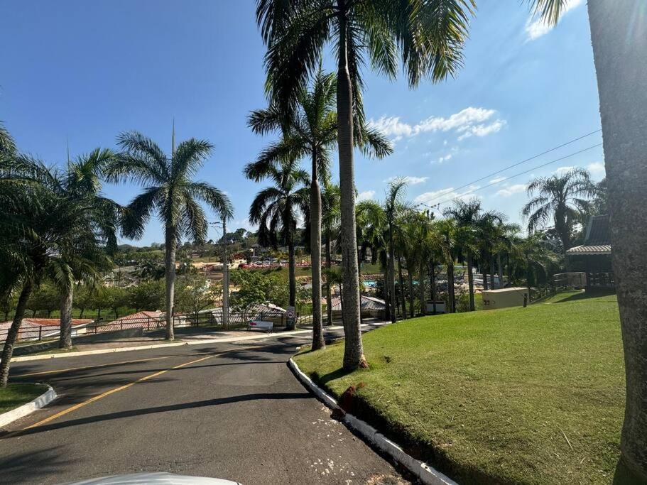 Casa Dentro Parque Aquatico Villa Águas de Lindóia Bagian luar foto