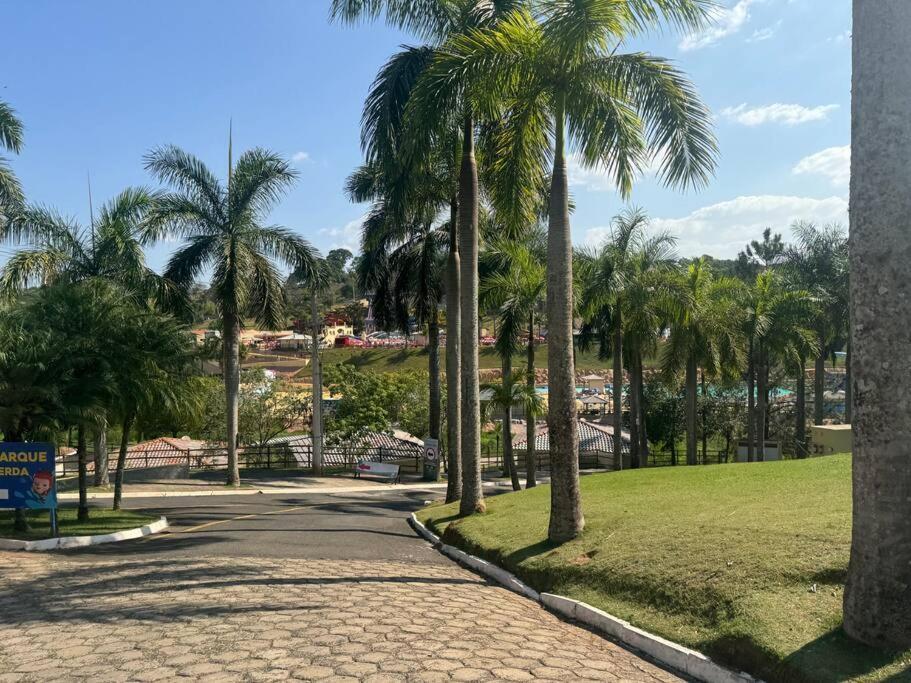 Casa Dentro Parque Aquatico Villa Águas de Lindóia Bagian luar foto